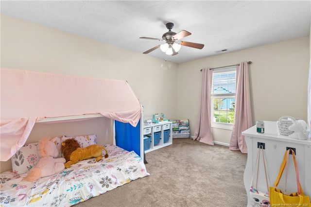 704 Fairbluff Drive, Hope Mills, NC 28348