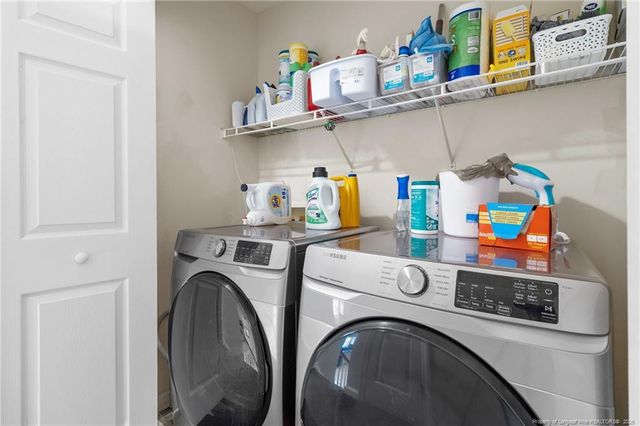 704 Fairbluff Drive, Hope Mills, NC 28348