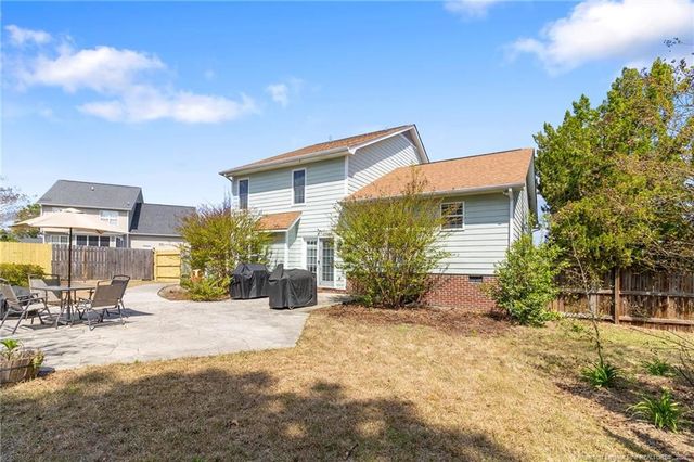 704 Fairbluff Drive, Hope Mills, NC 28348