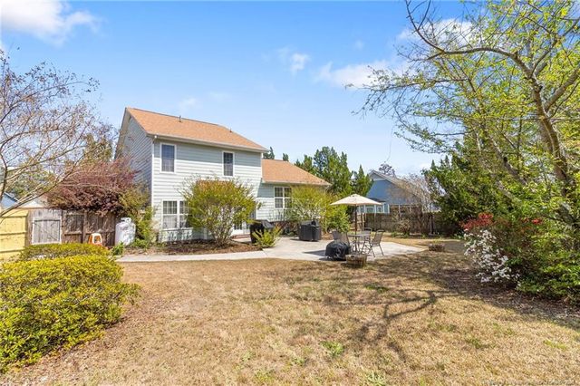 704 Fairbluff Drive, Hope Mills, NC 28348