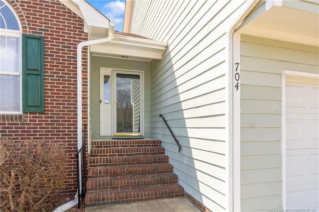 704 Fairbluff Drive, Hope Mills, NC 28348