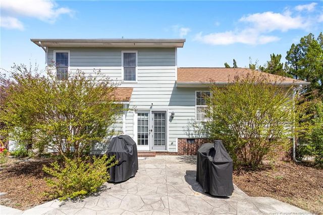 704 Fairbluff Drive, Hope Mills, NC 28348