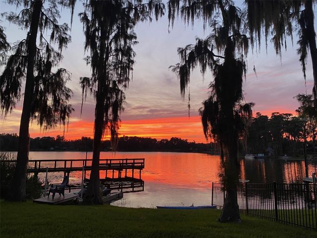 18010 CLEAR LAKE DRIVE, Lutz, FL 33548