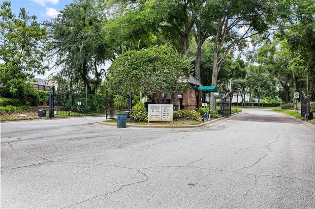 18010 CLEAR LAKE DRIVE, Lutz, FL 33548