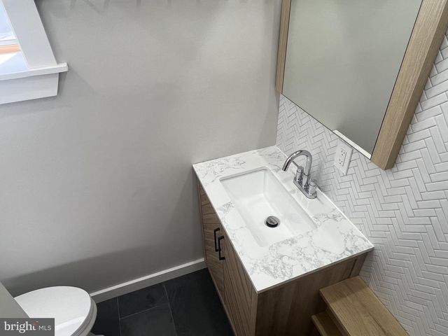 3051 CEDAR ST, Philadelphia, PA 19134