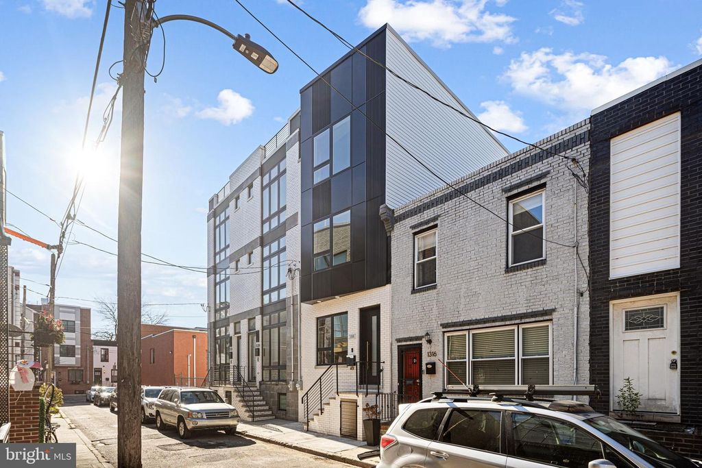 1318 S DORRANCE ST, Philadelphia, PA 19146