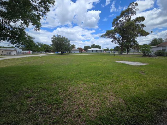 408 NW 10th Avenue, Okeechobee, FL 34974
