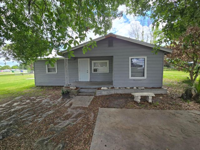 408 NW 10th Avenue, Okeechobee, FL 34974