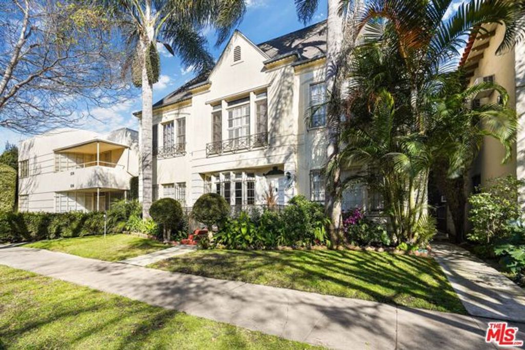 228 S REEVES Drive C, Beverly Hills, CA 90212
