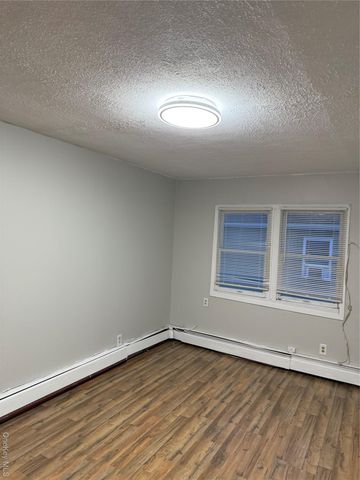 18 Leach Street, Lynbrook, NY 11563