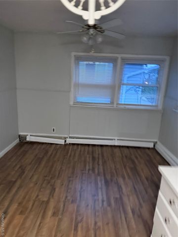 18 Leach Street, Lynbrook, NY 11563