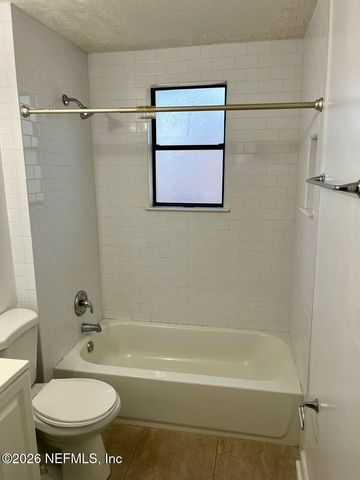 8903 HIPPS Road, Jacksonville, FL 32222