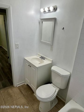 8903 HIPPS Road, Jacksonville, FL 32222