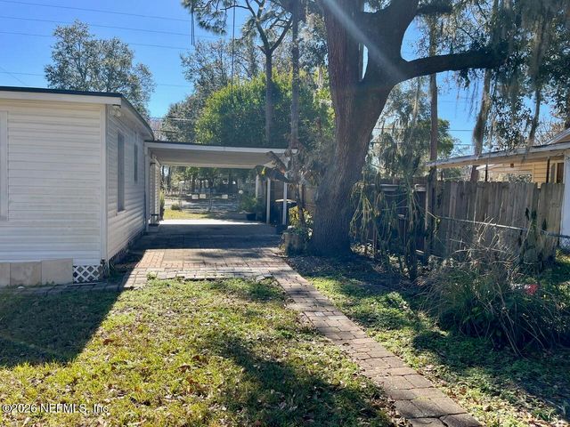 8903 HIPPS Road, Jacksonville, FL 32222