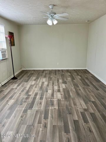 8903 HIPPS Road, Jacksonville, FL 32222