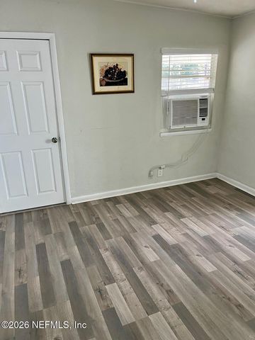 8903 HIPPS Road, Jacksonville, FL 32222