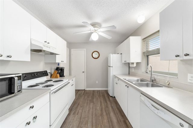 2120 ALFREDO AVENUE, The Villages, FL 32159