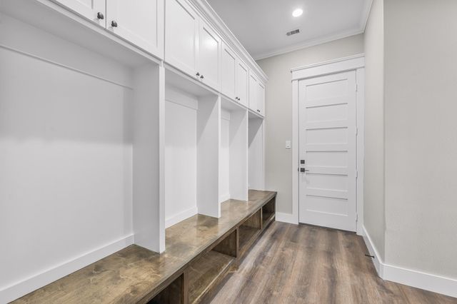 93 Long Horn Loop, New Waverly, TX 77358