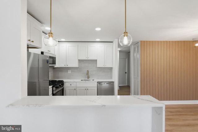 3530 OAKHILL RD, Philadelphia, PA 19154