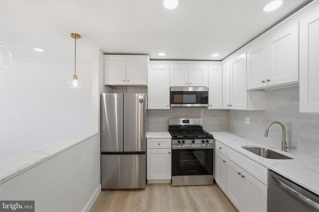 3530 OAKHILL RD, Philadelphia, PA 19154