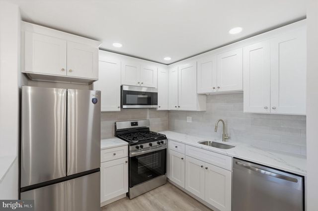 3530 OAKHILL RD, Philadelphia, PA 19154