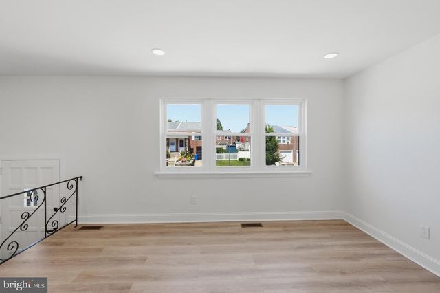 3530 OAKHILL RD, Philadelphia, PA 19154