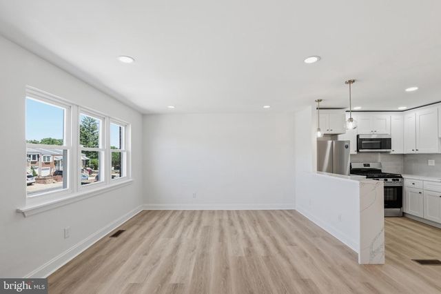 3530 OAKHILL RD, Philadelphia, PA 19154