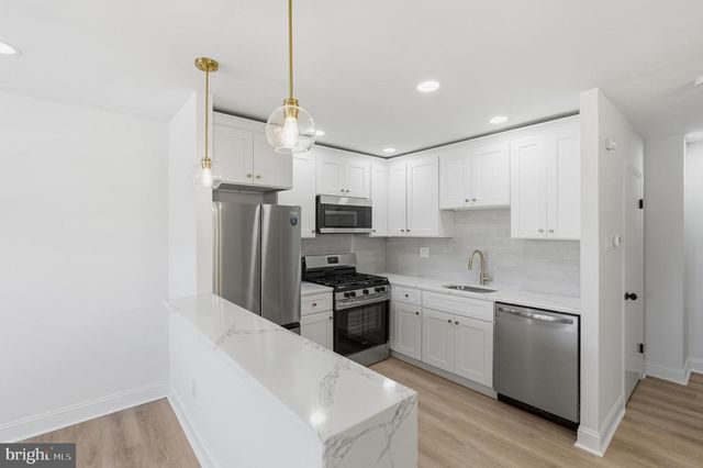 3530 OAKHILL RD, Philadelphia, PA 19154