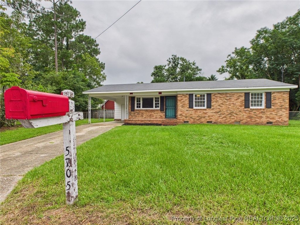 5705 Yellowstone Court, Fayetteville, NC 28303