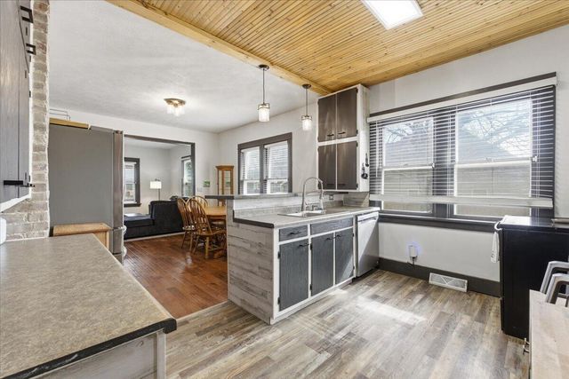 3527 AVENUE C, Council Bluffs, IA 51501