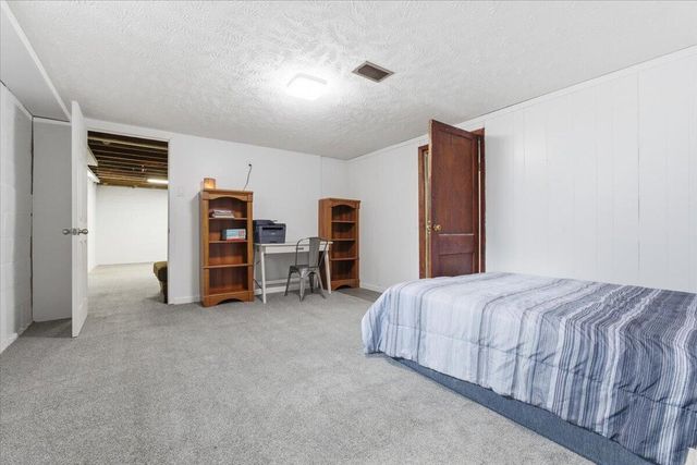 3527 AVENUE C, Council Bluffs, IA 51501