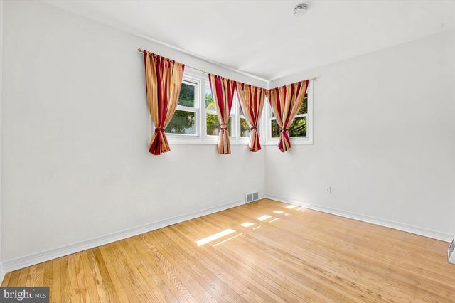 417 MEADOWBROOK LN, Glenside, PA 19038