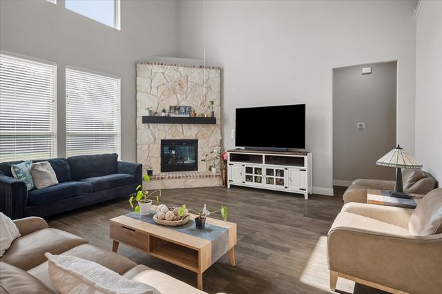 2712 Dickinson Drive, Corinth, TX 76210