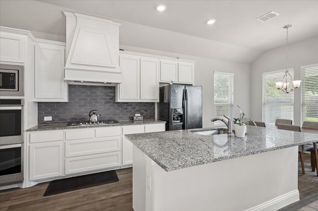 2712 Dickinson Drive, Corinth, TX 76210