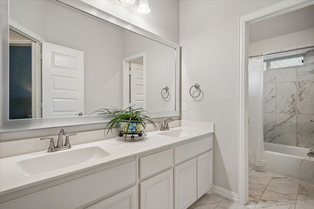 2712 Dickinson Drive, Corinth, TX 76210