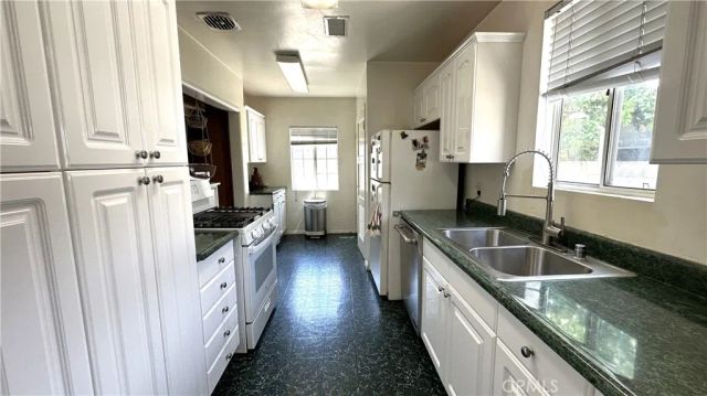 8951 Rhea Avenue, Northridge, CA 91324