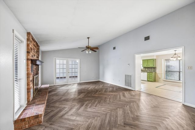 103 Bluebonnet Drive, Bellville, TX 77418