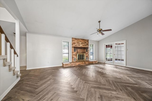 103 Bluebonnet Drive, Bellville, TX 77418