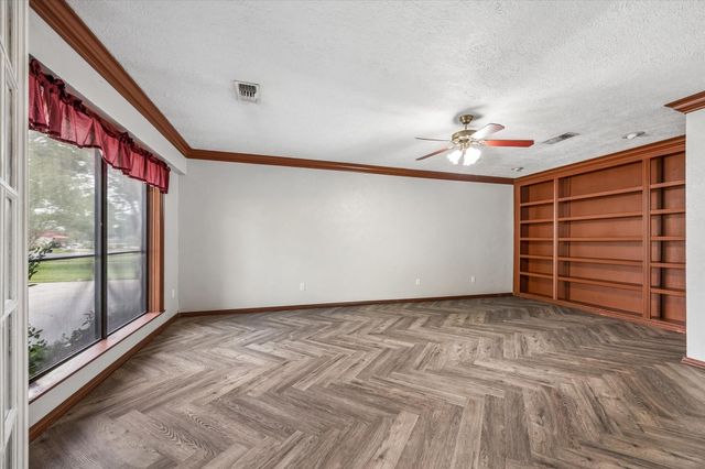103 Bluebonnet Drive, Bellville, TX 77418