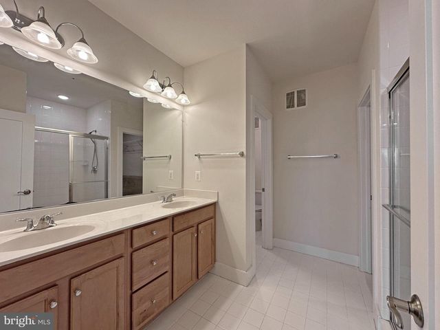 44766 TIVERTON SQ, Ashburn, VA 20147