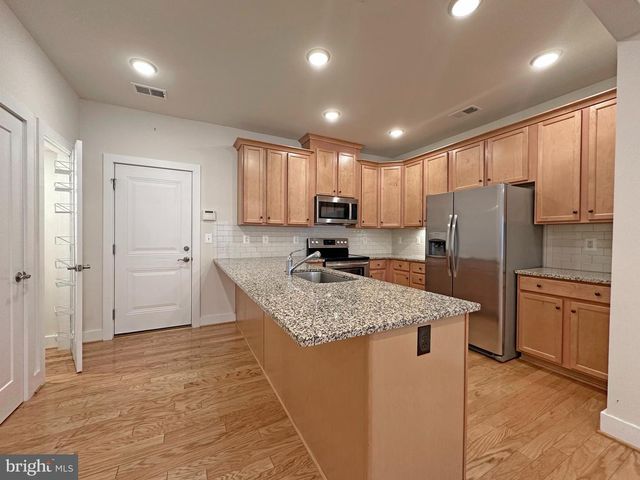 44766 TIVERTON SQ, Ashburn, VA 20147