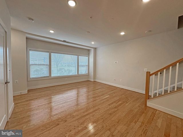 44766 TIVERTON SQ, Ashburn, VA 20147