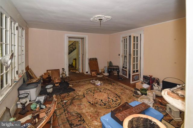 1 N. ROLLING RD, Baltimore, MD 21228