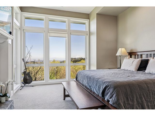 814 Nw SPRING Ave, Portland, OR 97229