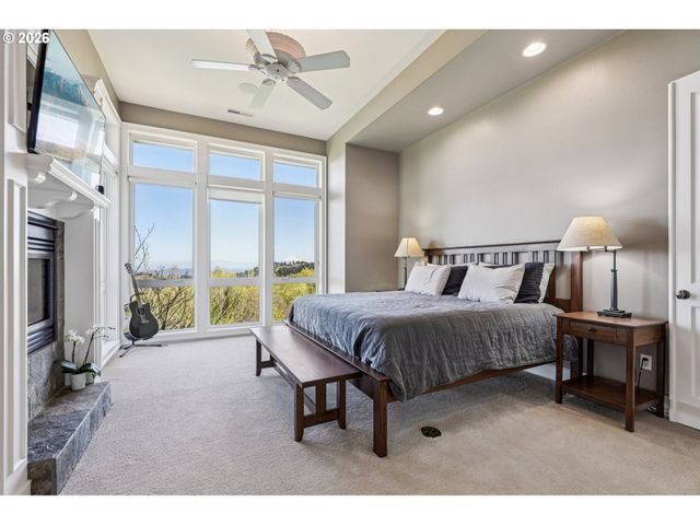 814 Nw SPRING Ave, Portland, OR 97229