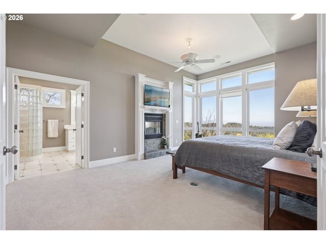 814 Nw SPRING Ave, Portland, OR 97229