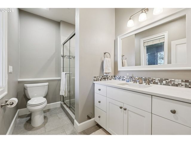 814 Nw SPRING Ave, Portland, OR 97229