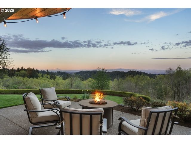 814 Nw SPRING Ave, Portland, OR 97229