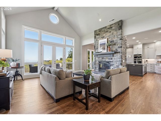 814 Nw SPRING Ave, Portland, OR 97229