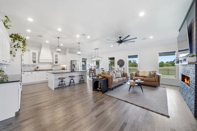 30733 E 65th Street S, Broken Arrow, OK 74014